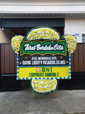 Papan Bunga Duka di Kumelembuay